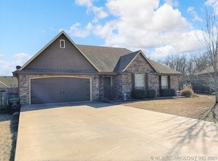 4095 Highland Dr, Tahlequah, OK 74464