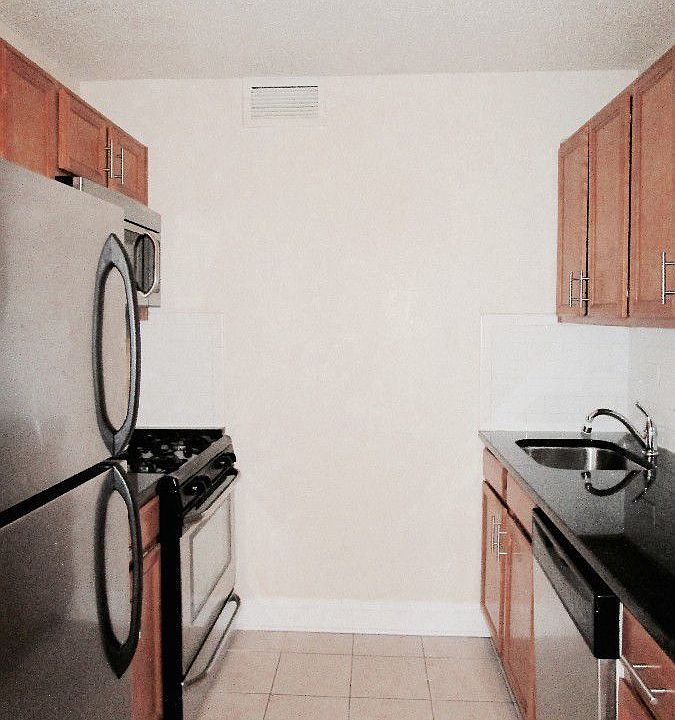 1st image of 1990 Lexington Ave APT 31C