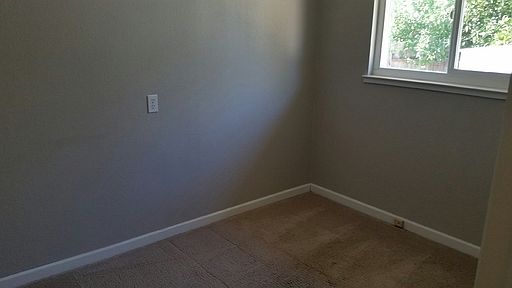 4th image of 700 Sierra Dr