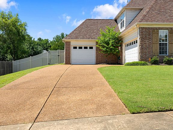 3rd image of 8717 Brunswick Farms Dr