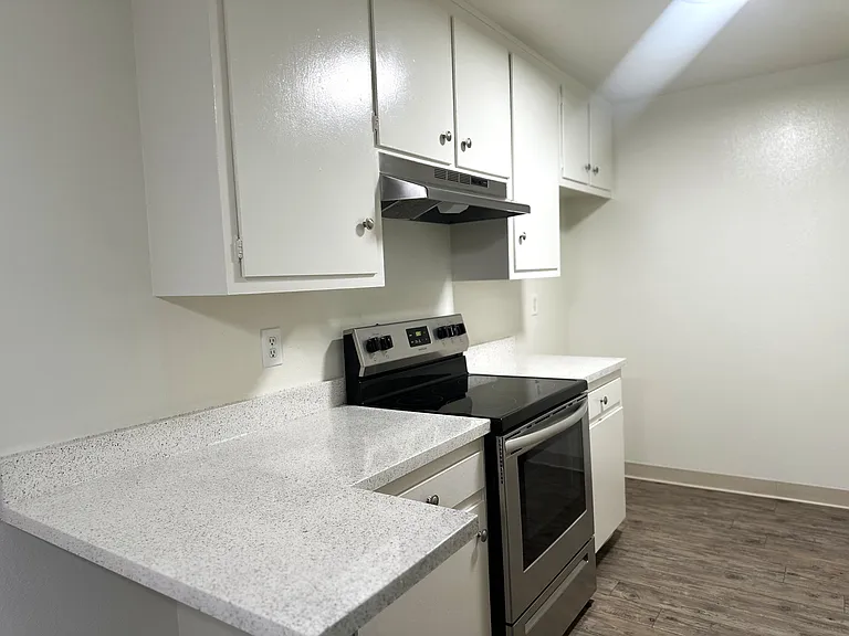 Garden View Apartments — Photo 18