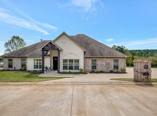 670 Spring Creek Dr, Nacogdoches, TX 75965