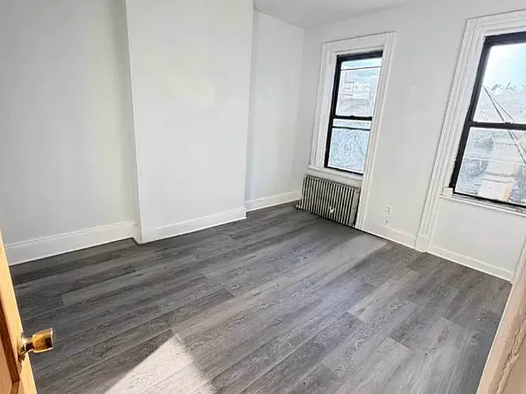 17-34 Menahan St #3F — Photo 5