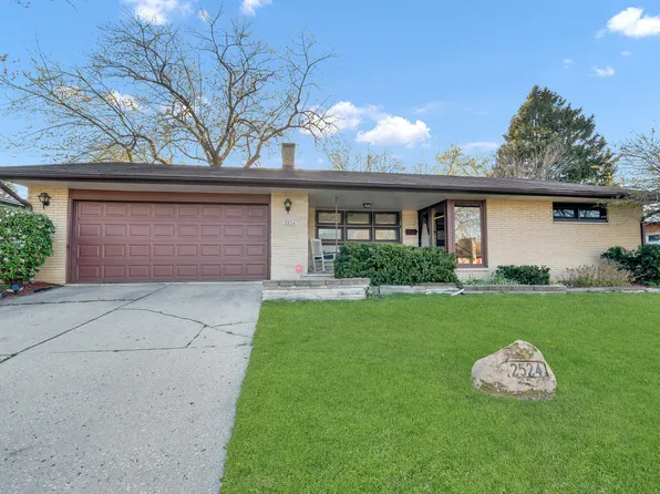 2524 Dunlay Ct, Waukegan, IL 60085