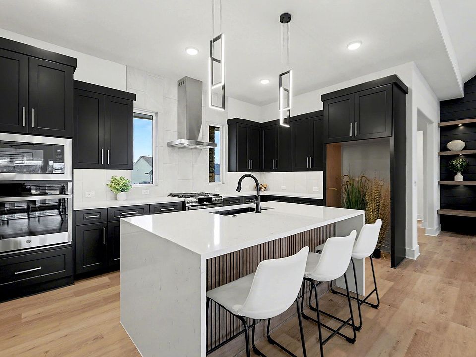 2nd image of 11426 E Fairfax St