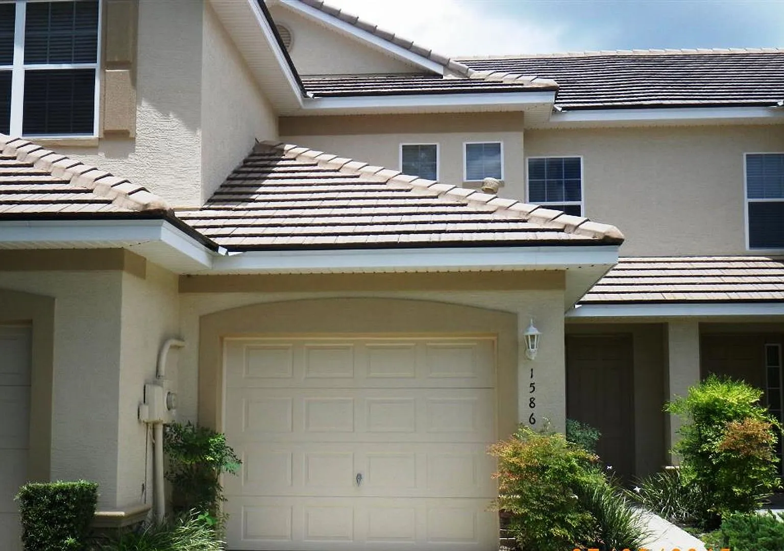 Brentwood Townhome with Social Membership — Photo 1