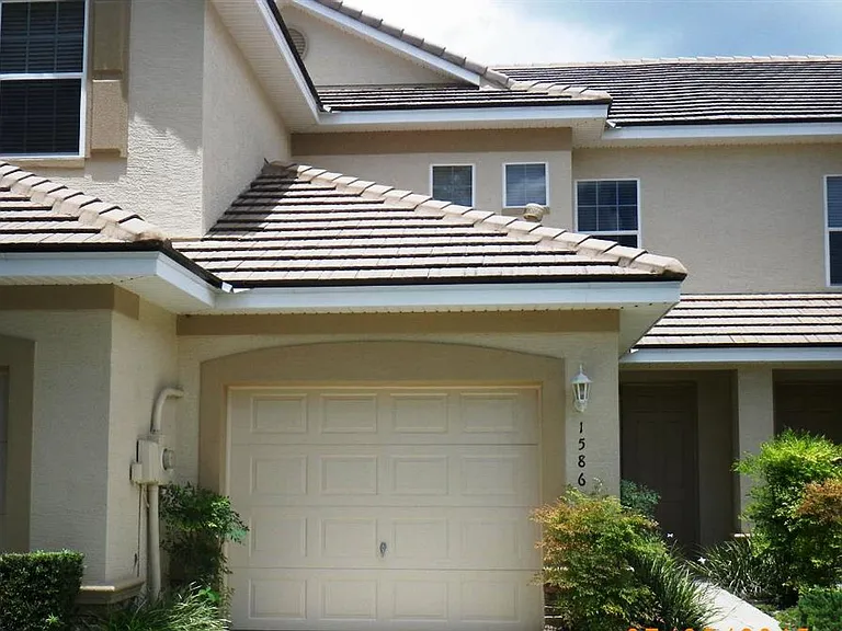 1586 W Spring Meadow Loop — Photo 1