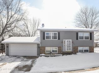 857 Sunbury Rd, South Elgin, IL 60177