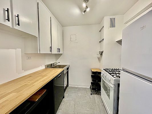 1st image of 525 E 82nd St APT 9B