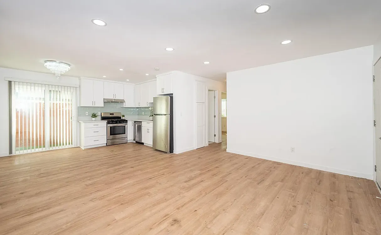 2 bed, 1000 sqft, $2,750 — Photo 4