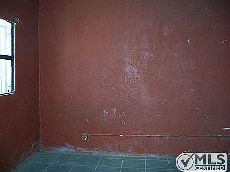 4th image of 3609 Pershing Dr