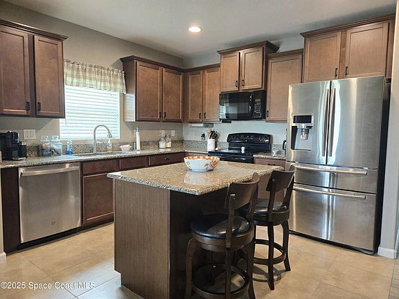 4th image of 201 Broyles Dr SE