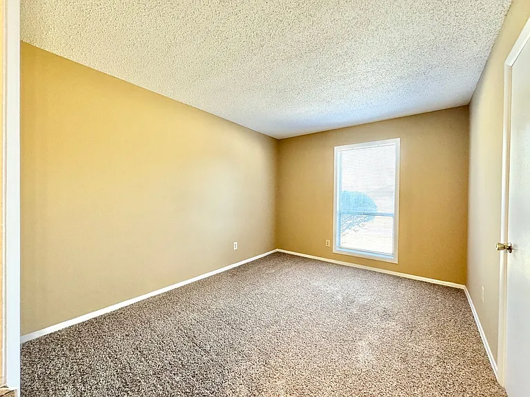 3415 Darden Rd — Photo 12