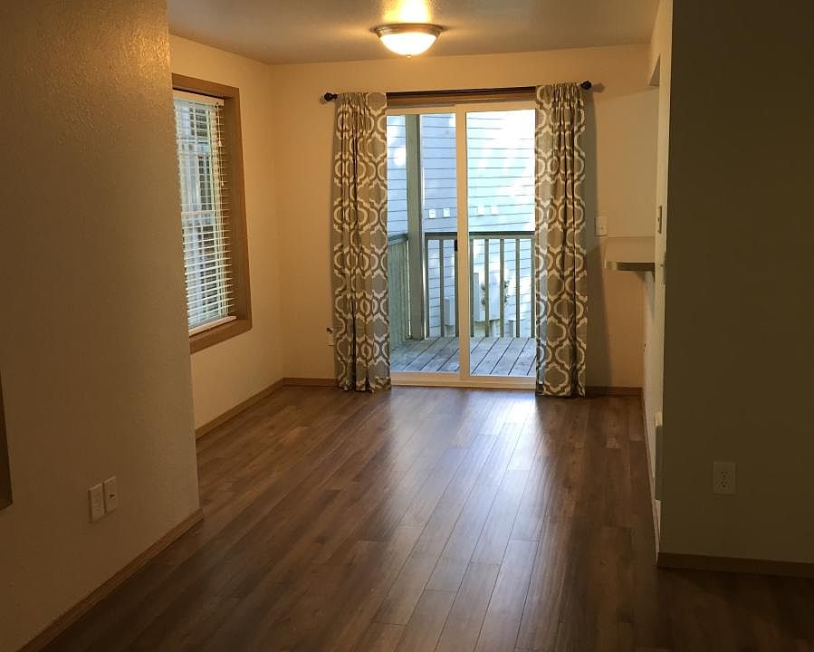 1st image of 1107 Creekwood Ct SE APT B