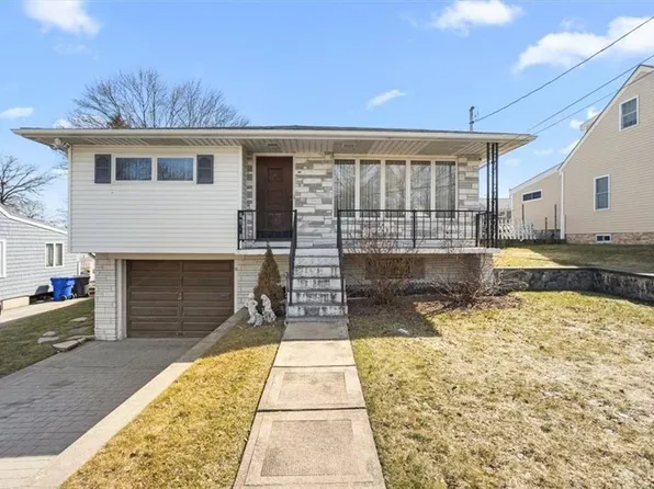 30 Dover Ave, East Providence, RI 02914