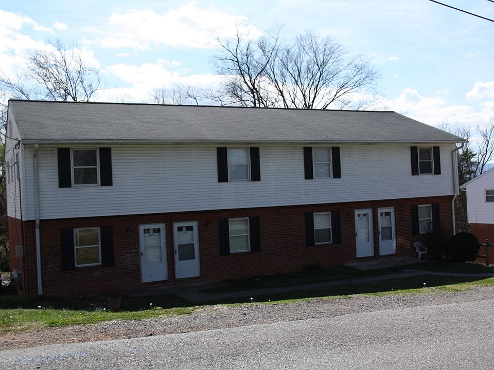 2nd image of 325-335 E Augusta Ave #17811528