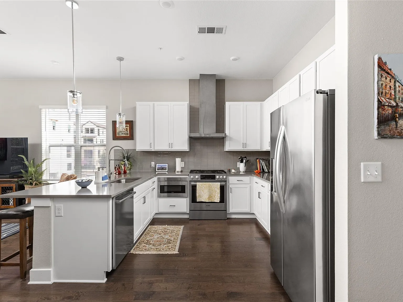 2 bed, 1.0 bath, 971 sqft, $2,950 — Photo 4
