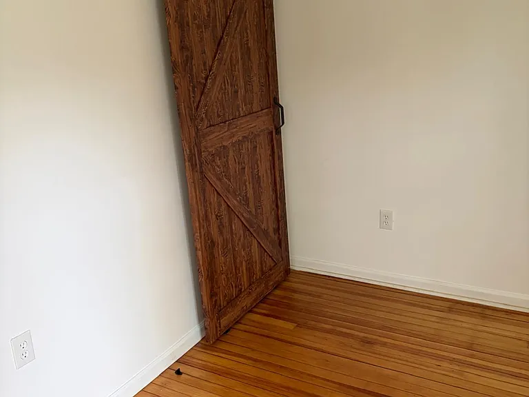 226 Gillette Ave — Photo 10