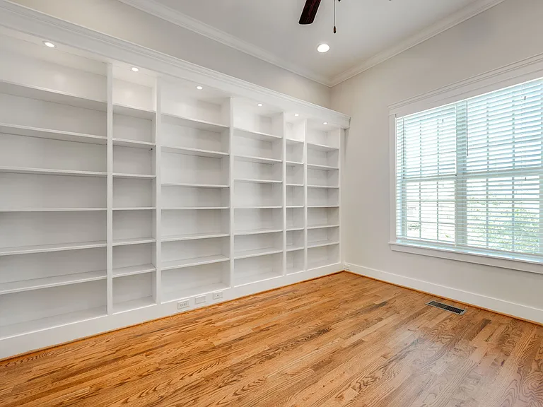 8885 McKenzie Farm Dr — Photo 8
