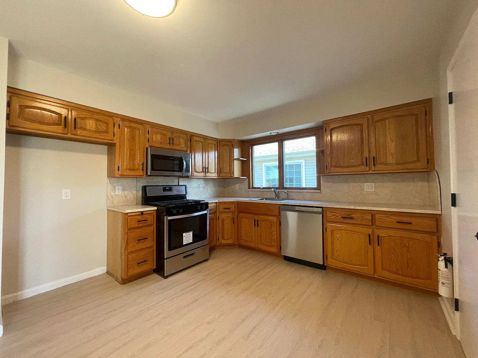 1 bed, $2,000 — Photo 2