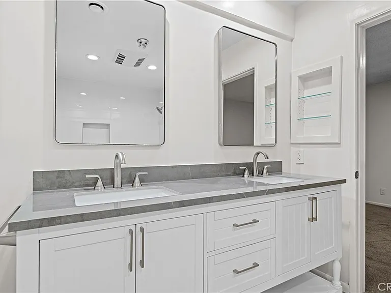 1019 E Walnut Ave — Photo 23