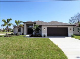 1433 SE 4th Pl, Cape Coral, FL 33990