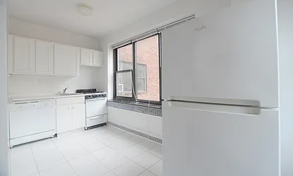 Rented by Manhattan Realty Group