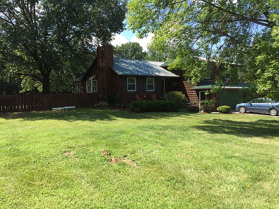 3rd image of 2852 Rolling Meadow Ln