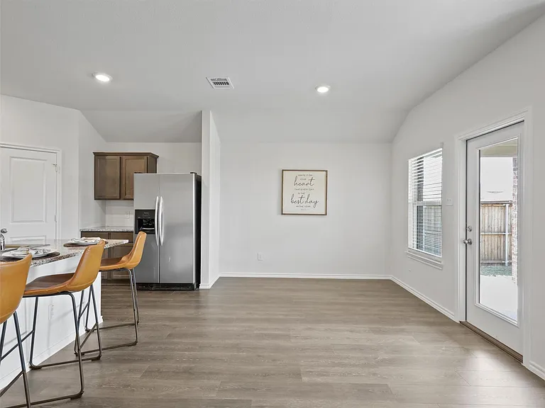 6113 Bracken Dr — Photo 5