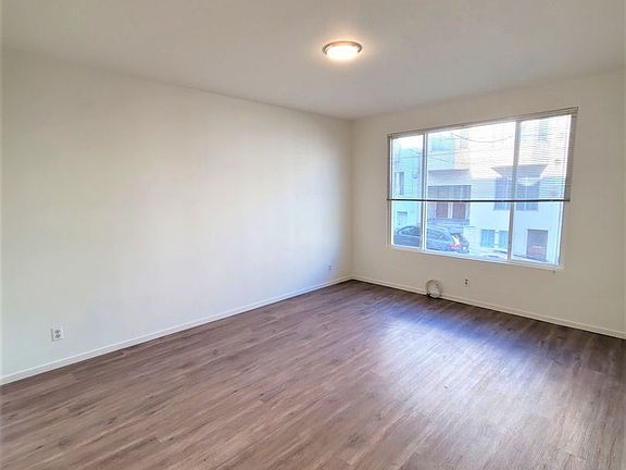 5th image of 925 Jackson St #925