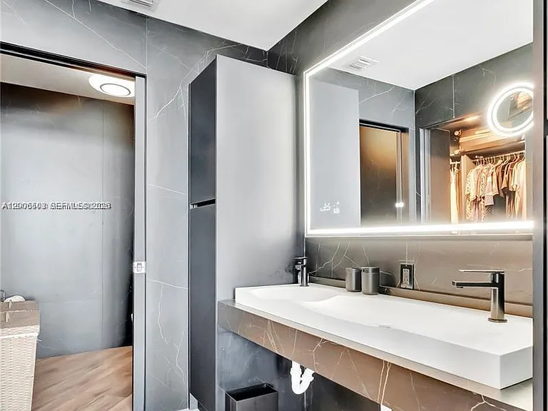 2020 N Bayshore Dr #3408 — Photo 16
