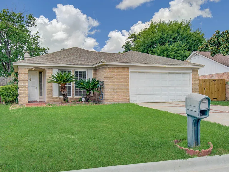 10606 Beckfield Dr — Photo 3