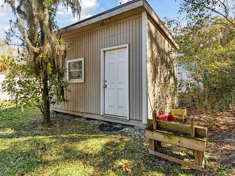 1424 Lewis St — Photo 29