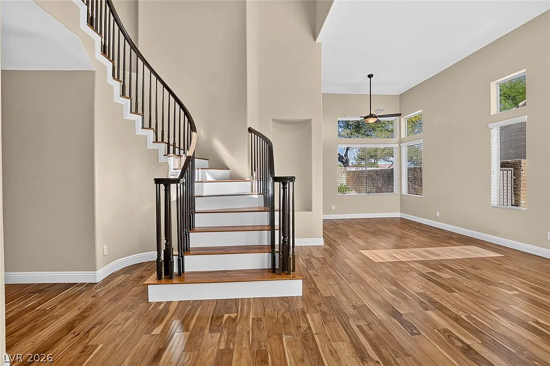 3 bed, 3.0 bath, 1899 sqft, $3,395 — Photo 3