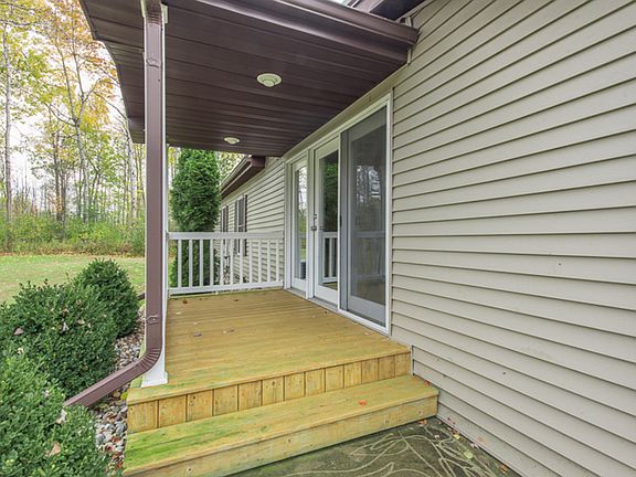 Welcoming newer front porch.