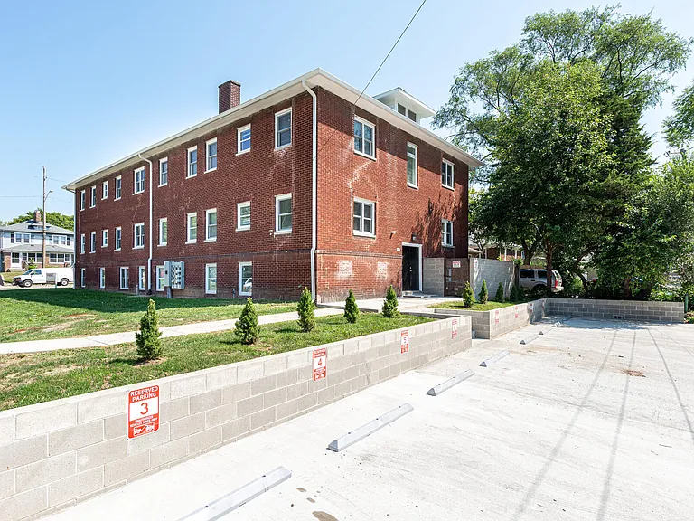 5143 E Washington St #201 — Photo 10