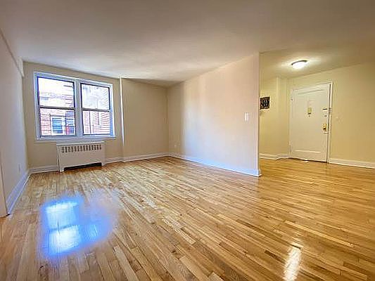 4th image of 144-03 Barclay Ave #2D