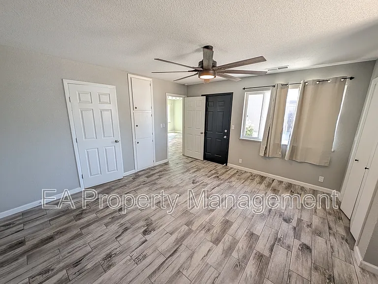 2913 Jefferson St NE — Photo 10