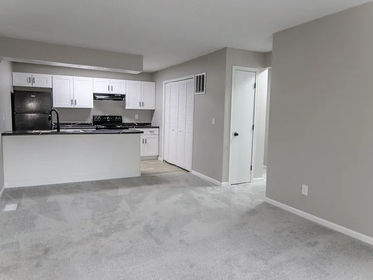 Woodwind Apartments — Photo 38