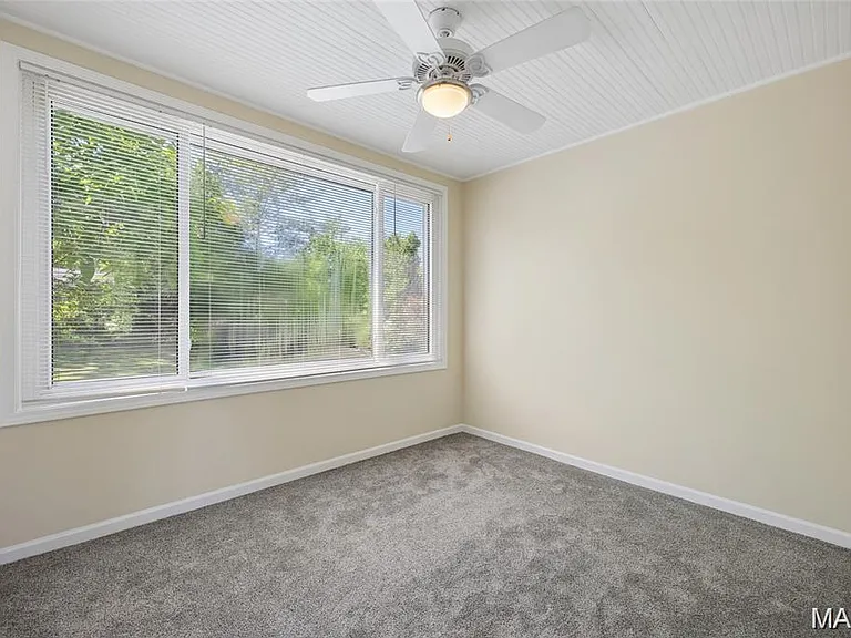 9743 Tesson Ferry Rd — Photo 9