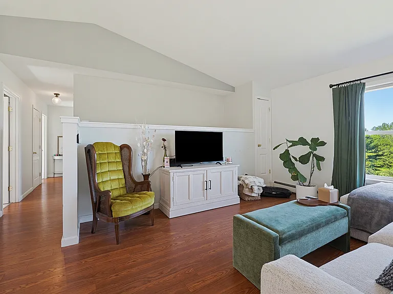 72 Frost Hill Ave — Photo 15