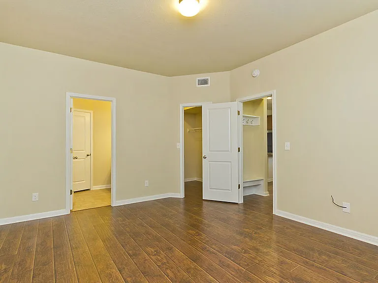335 Rachel St — Photo 16