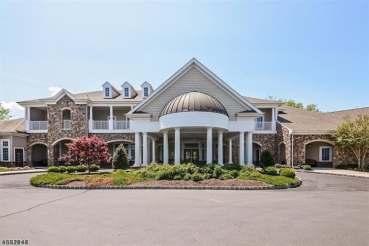 2nd image of 3303 Chesterwood Way #3303