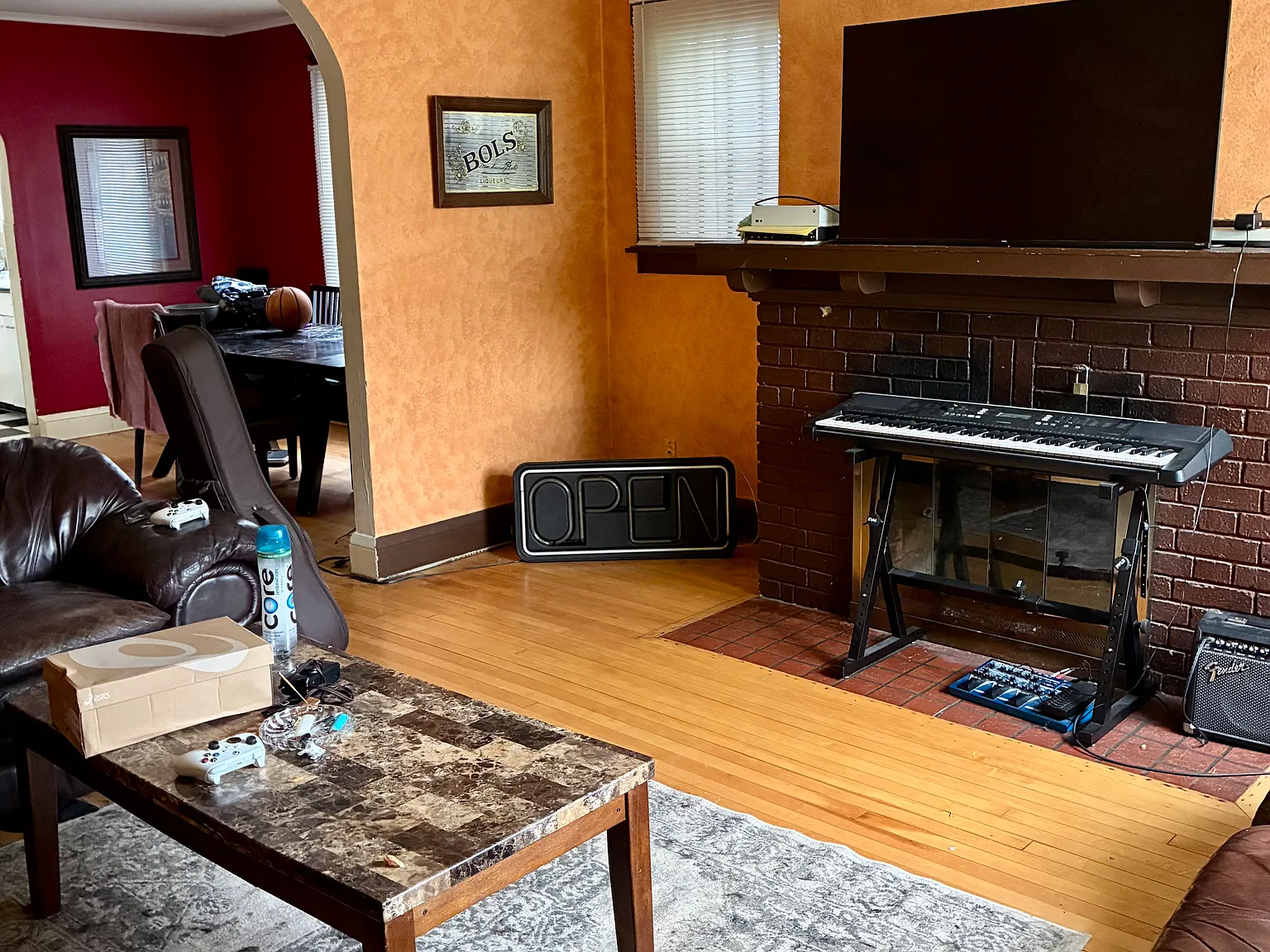 3 bed, 1200 sqft, $1,295 — Photo 2