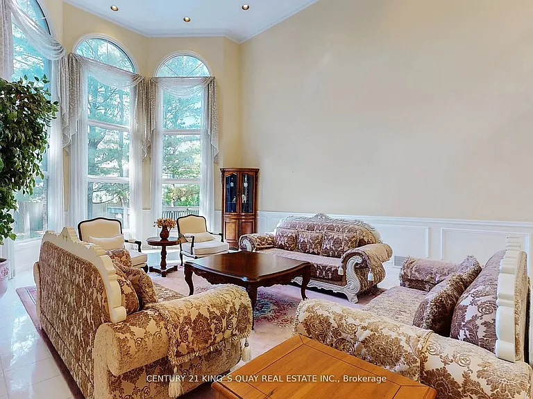 20 Limcombe Dr — Photo 5