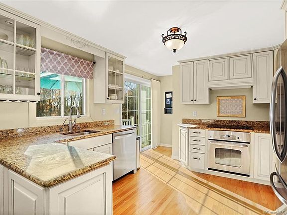 2nd image of 38 New Castle Dr
