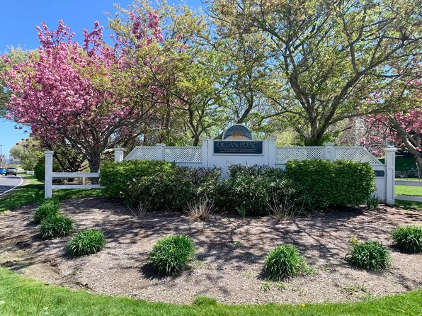 4 Highland Ter APT 410, Plymouth, MA 02360