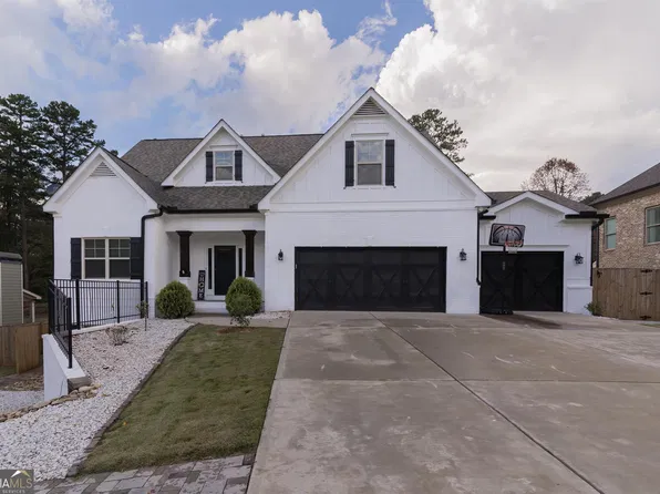 2442 Shadburn Ferry Dr, Buford, GA 30518