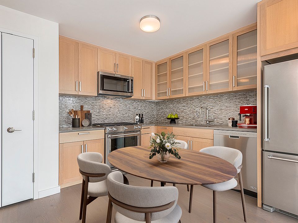 1st image of 282 S 5th St APT 3B
