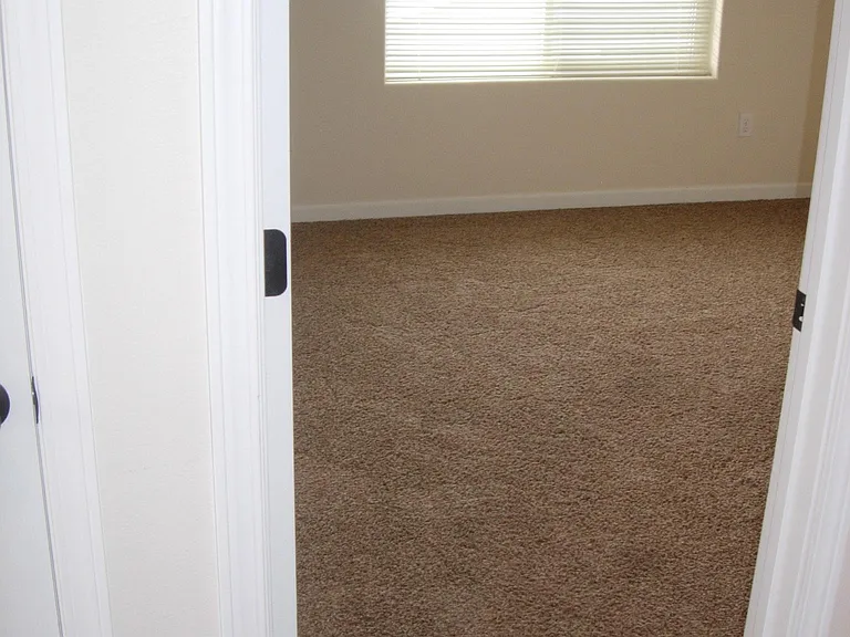 301 W Ridgeview Ln — Photo 11